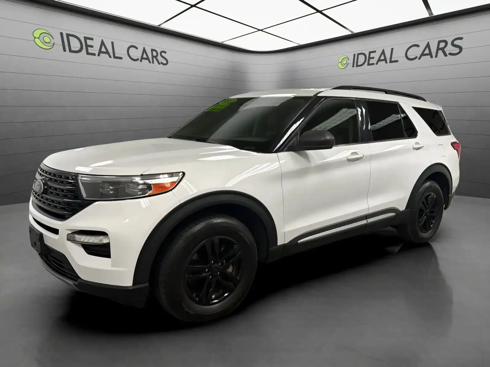 2023 Ford Explorer XLT 4WD's photo