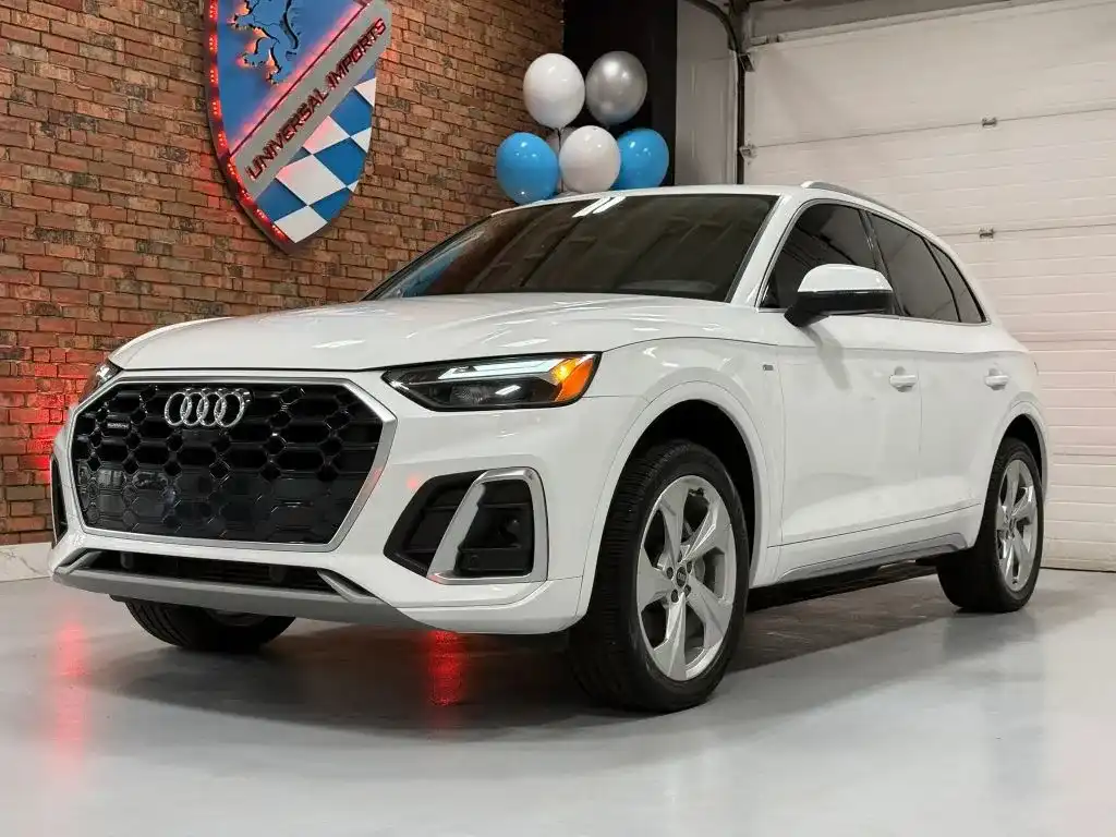 2023 Audi Q5 45 Premium Plus's photo