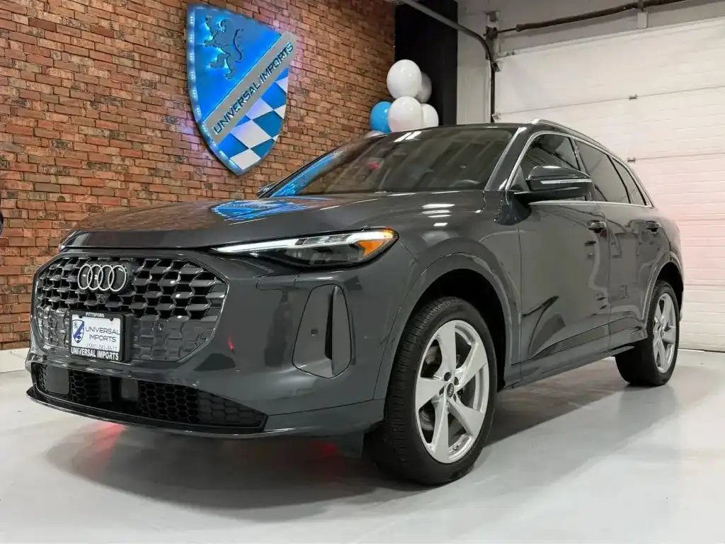 2025 Audi Q5 40 Premium Plus's photo