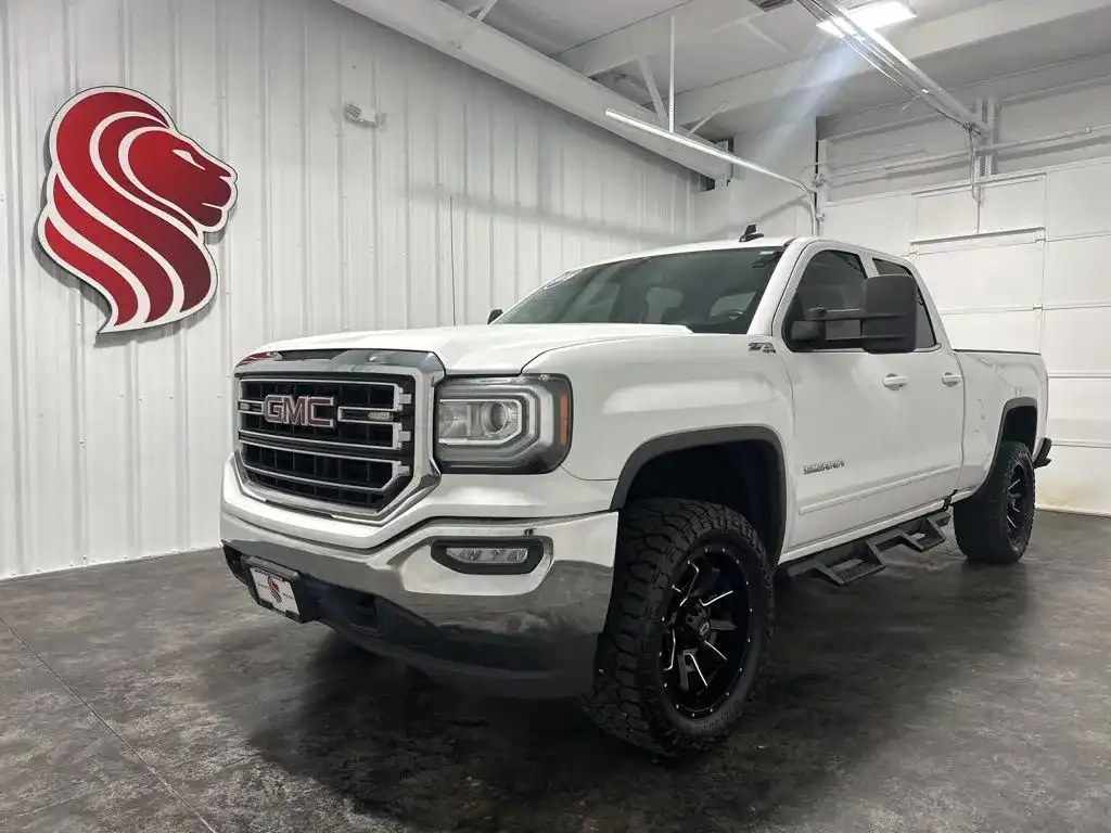 2019 GMC Sierra 4WD Double Cab Standard Box SLE's photo