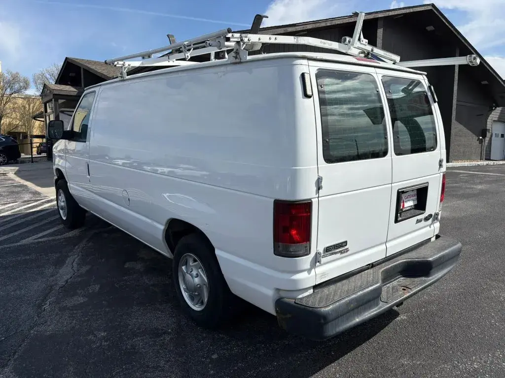 2013 Ford E-Series E-150 Van photo 3