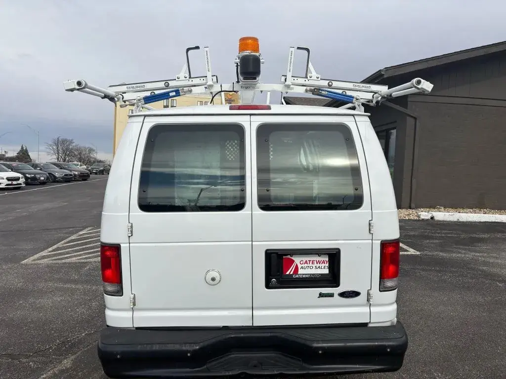 2013 Ford E-Series E-150 Van photo 4
