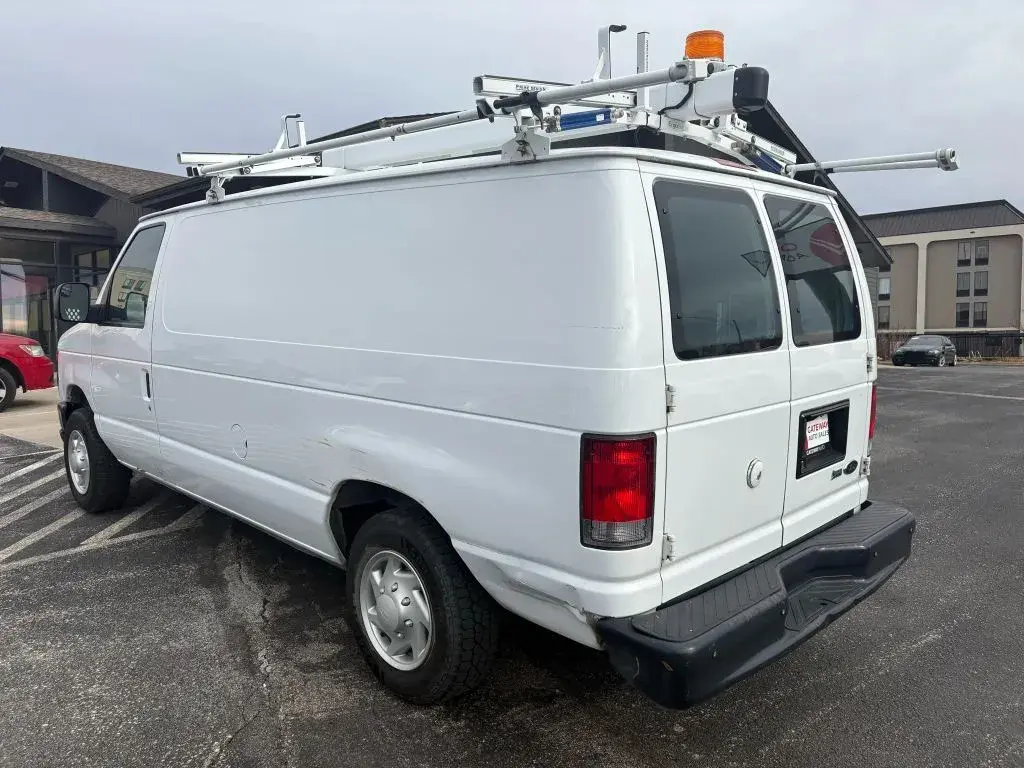 2013 Ford E-Series E-150 Van photo 3