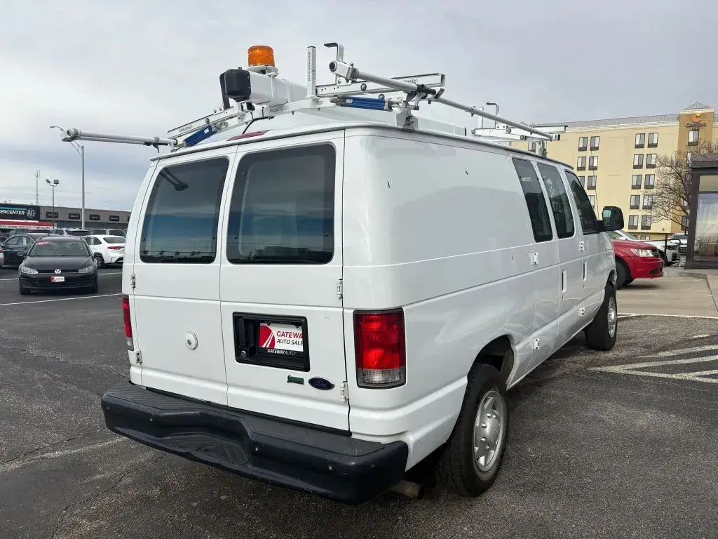 2013 Ford E-Series E-150 Van photo 5