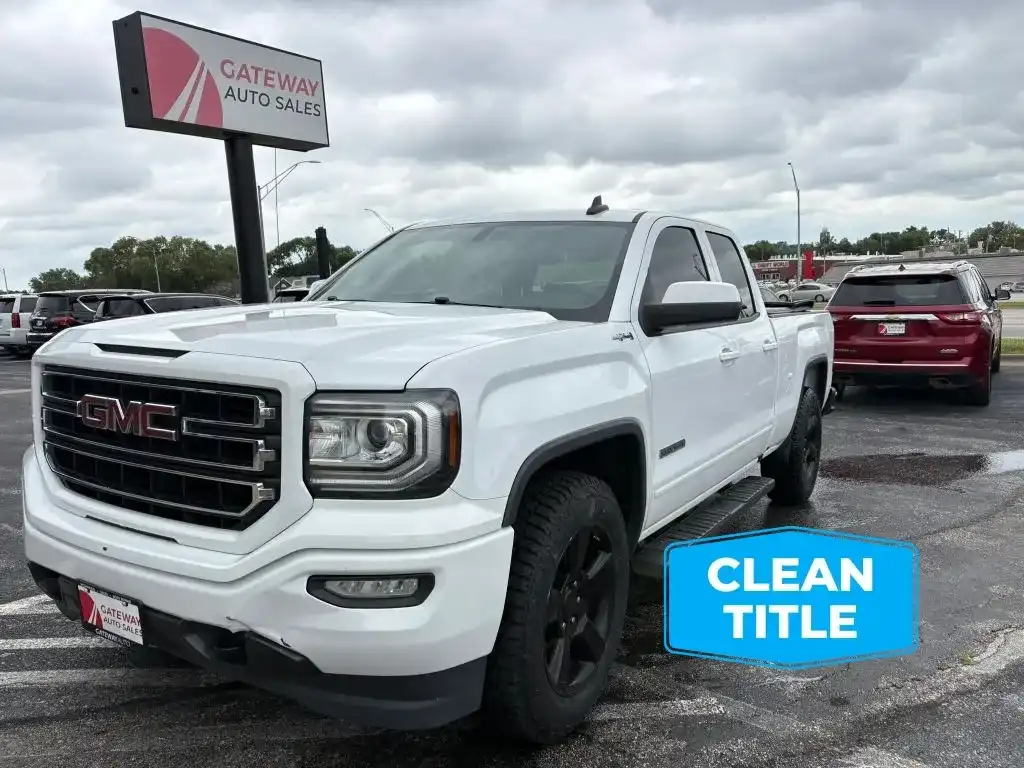 2017 GMC Sierra 4WD Double Cab Standard Box's photo