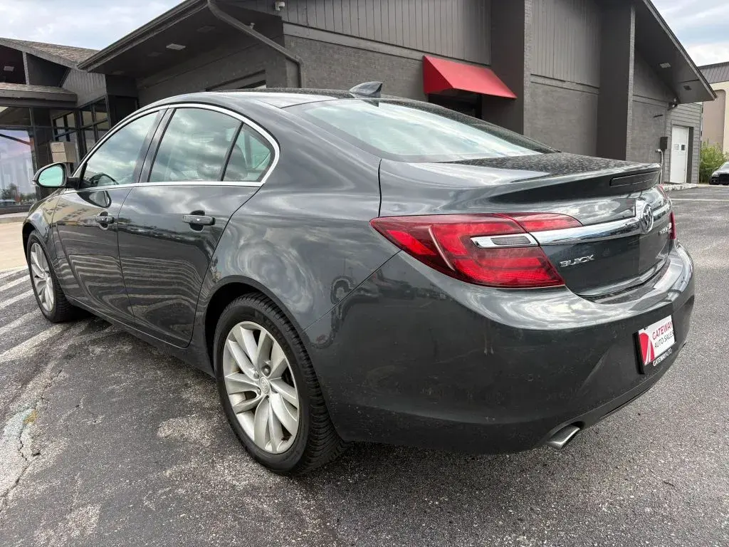 2017 Buick Regal Premium 2 AWD photo 3