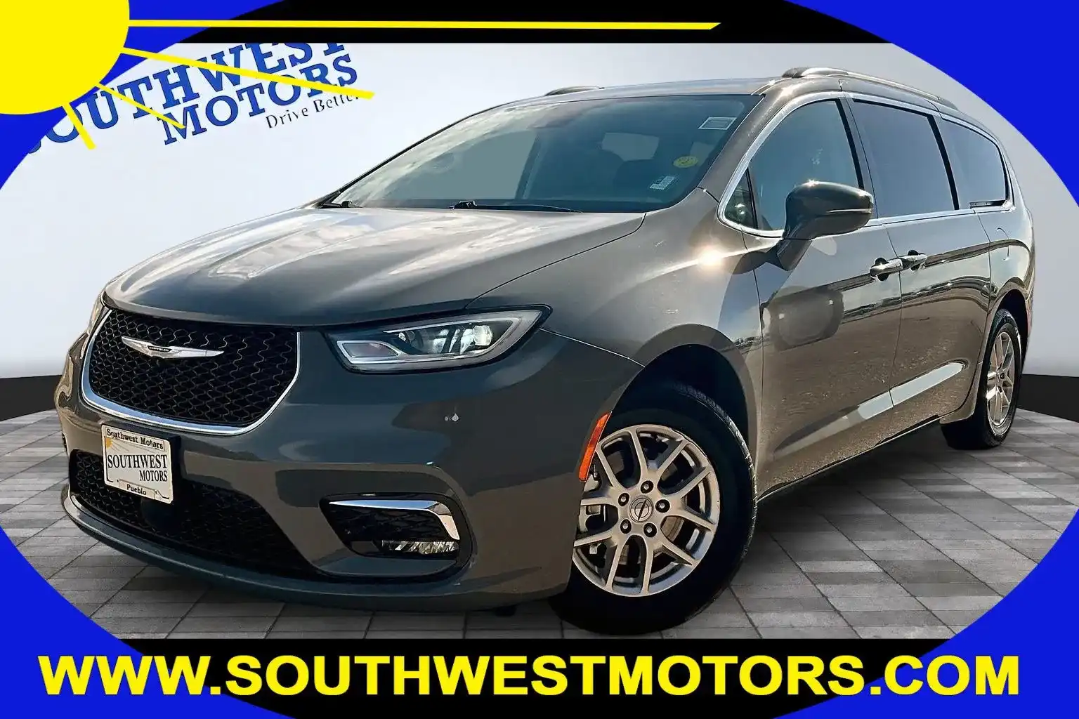 2022 Chrysler Pacifica Touring L's photo