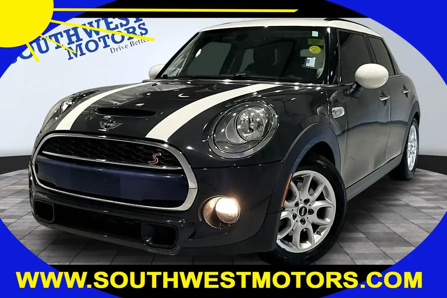 2015 MINI Cooper S 4 Door's photo