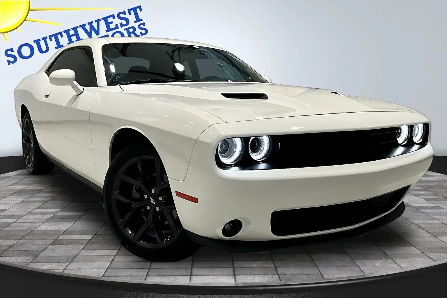 2023 Dodge Challenger SXT Auto photo 3