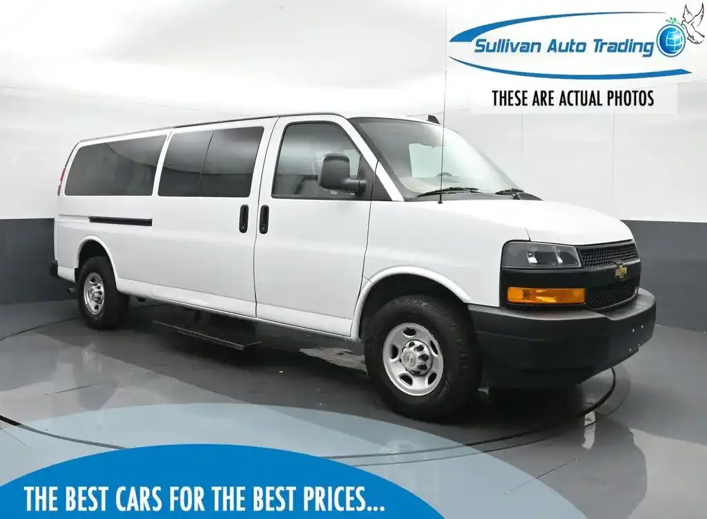 2023 Chevrolet Express 3500 LS Extended's photo