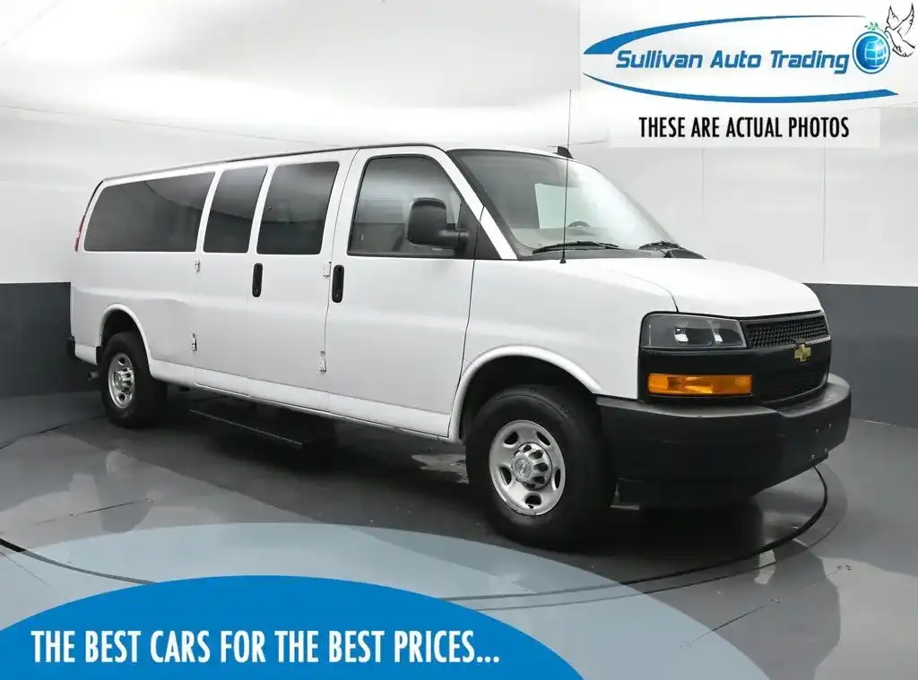 2023 Chevrolet Express 3500 LS Extended's photo