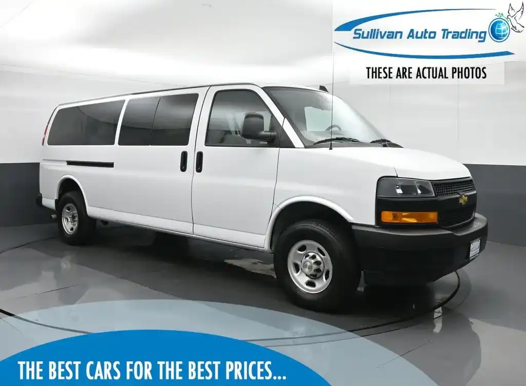 2024 Chevrolet Express 3500 LS Extended's photo