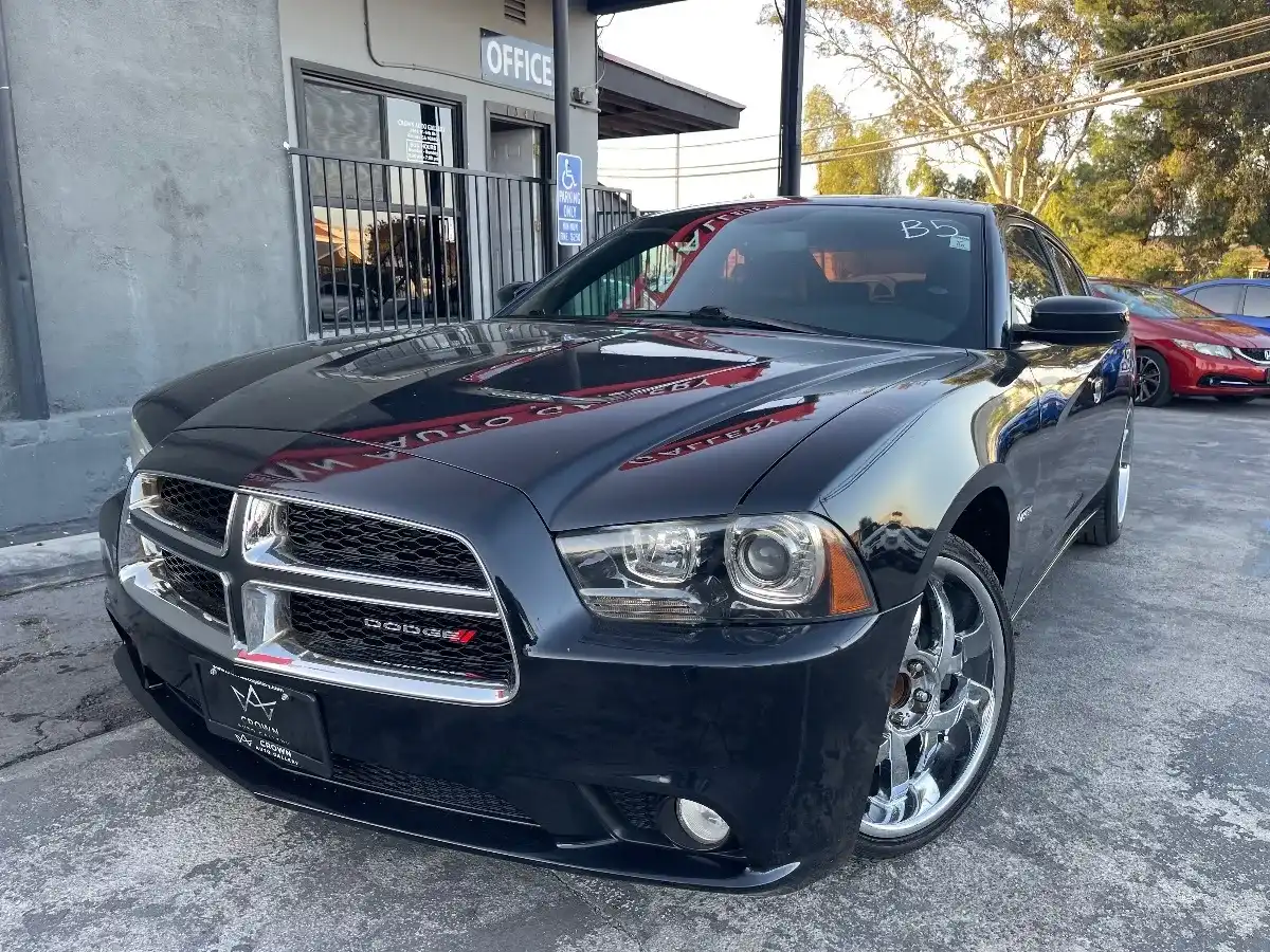 2013 Dodge Charger R/T's photo