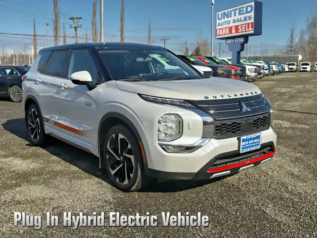 2023 Mitsubishi Outlander Plug-in Hybrid RALLIART S-AWC's photo