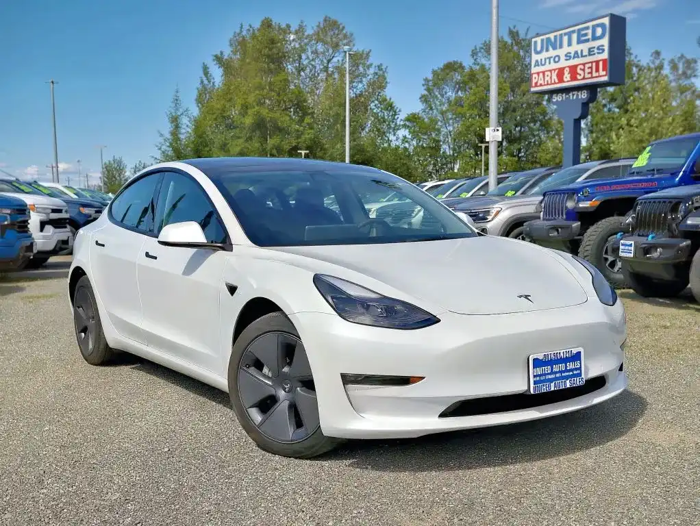 2022 Tesla Model 3 Long Range Dual Motor All-Wheel Drive's photo