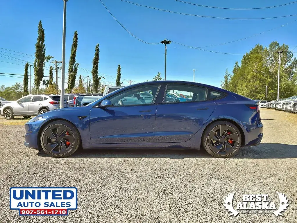 2024 Tesla Model 3 Performance photo 5