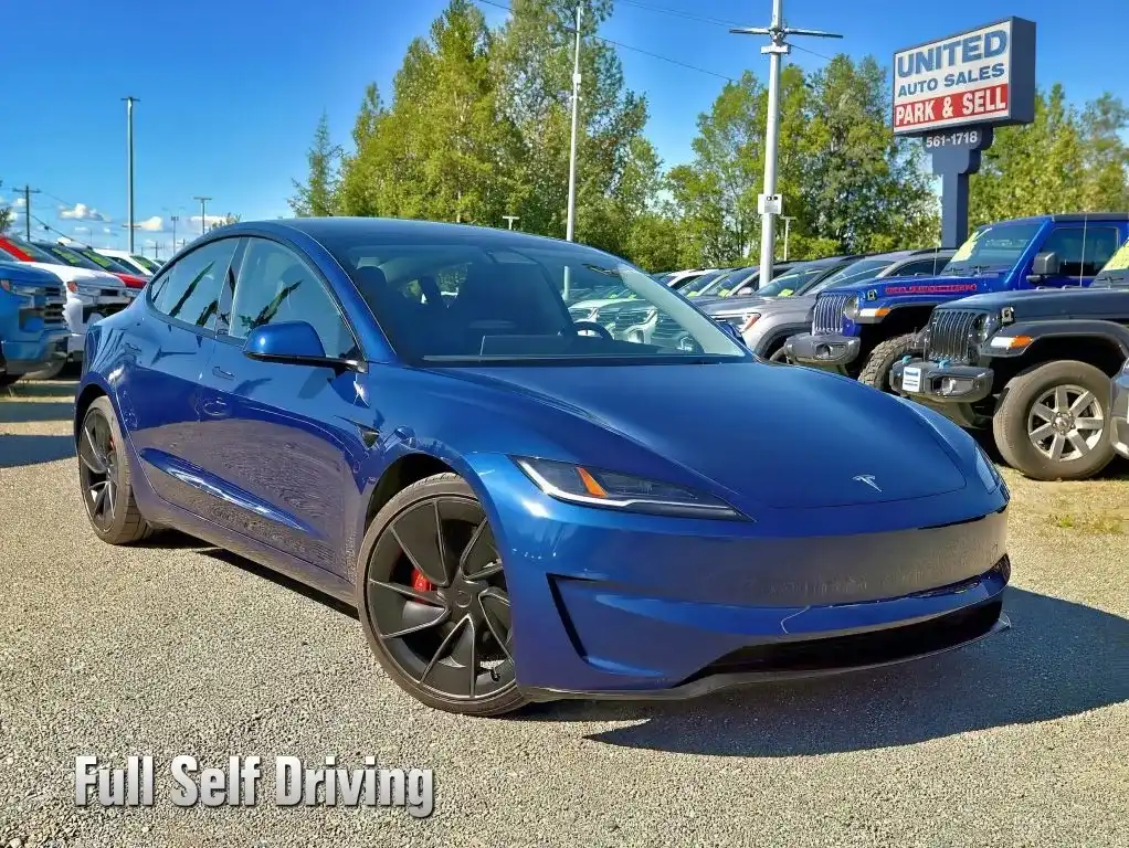 2024 Tesla Model 3 Performance's photo