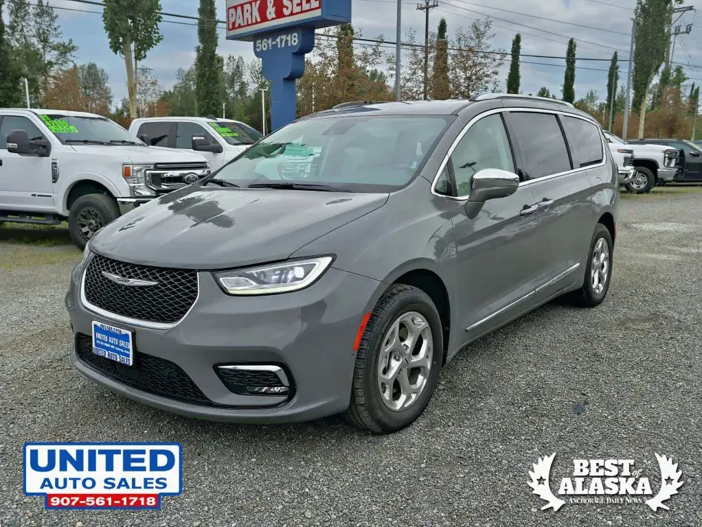 2021 Chrysler Pacifica Limited photo 3