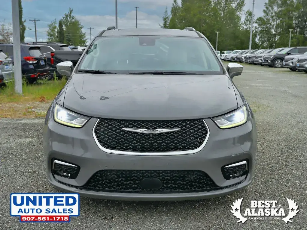 2021 Chrysler Pacifica Limited photo 4