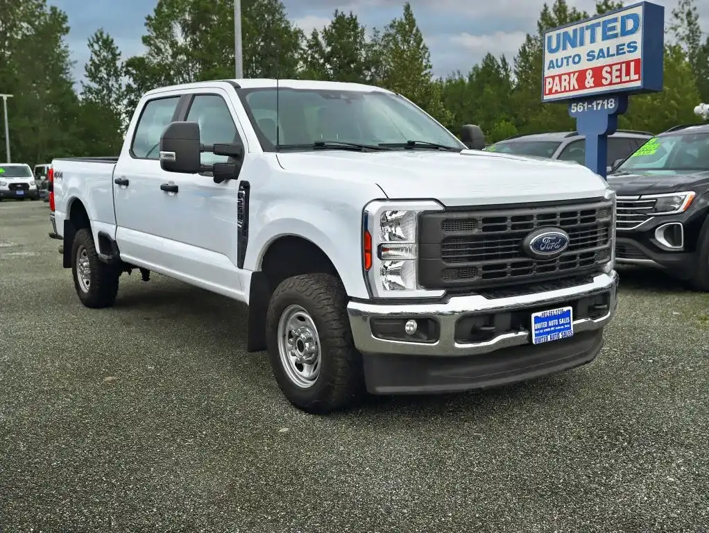 2024 Ford F-250 XL 4x4 Crew Cab 8' Box's photo