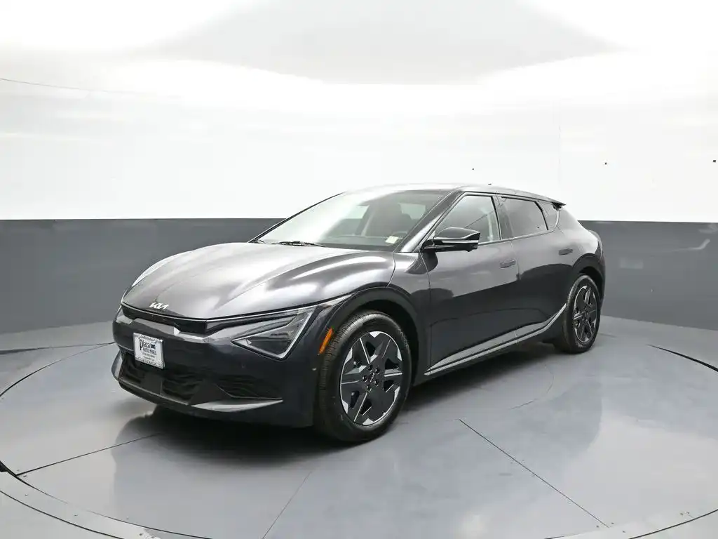 2025 Kia EV6 L AWD Light R's photo
