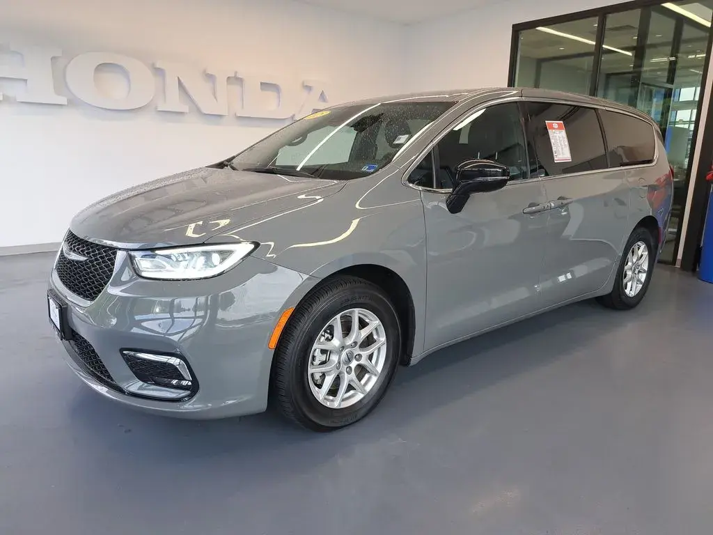 Vehicle Image 2