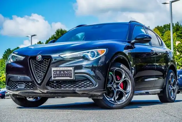 2023 Alfa Romeo Stelvio Veloce AWD's photo