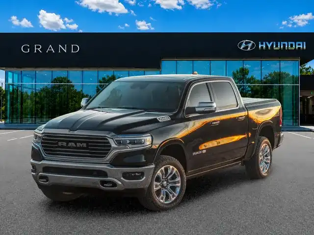2023 RAM 1500 Big Horn/Lone Star 4WD Crew Cab 5'7's photo