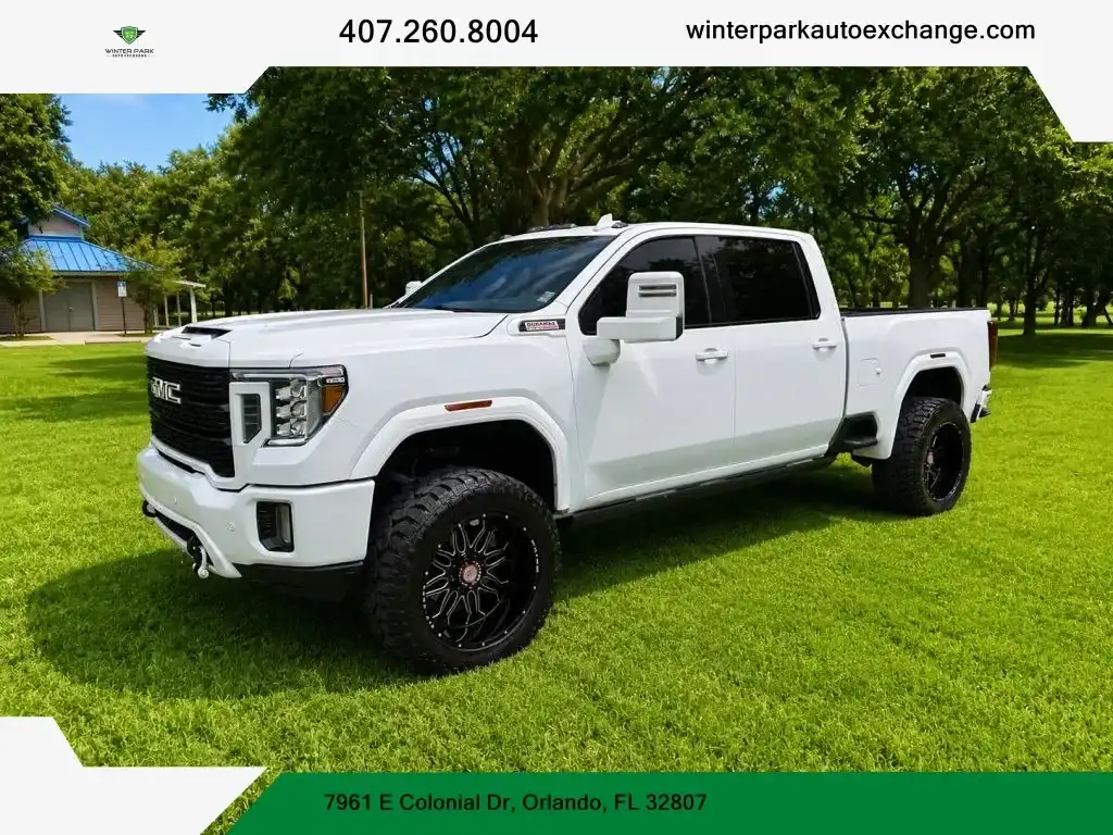 2022 GMC Sierra 4WD Crew Cab Standard Box Denali's photo