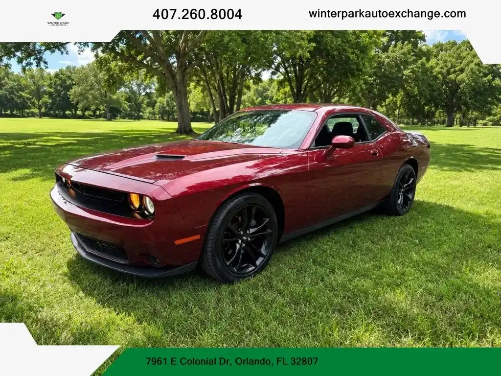 2017 Dodge Challenger SXT's photo
