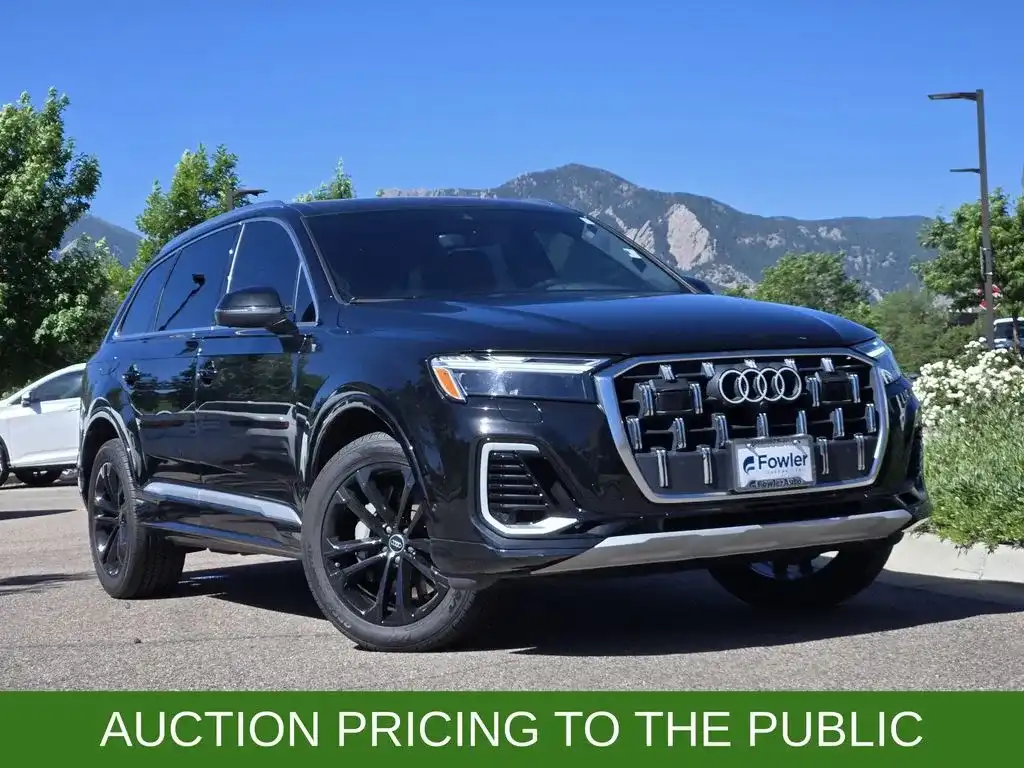 2025 Audi Q7 55 Premium Plus quattro Tiptronic's photo