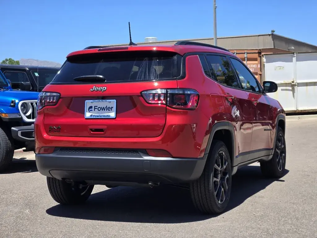 2026 Jeep Compass Altitude 4X4 photo 4