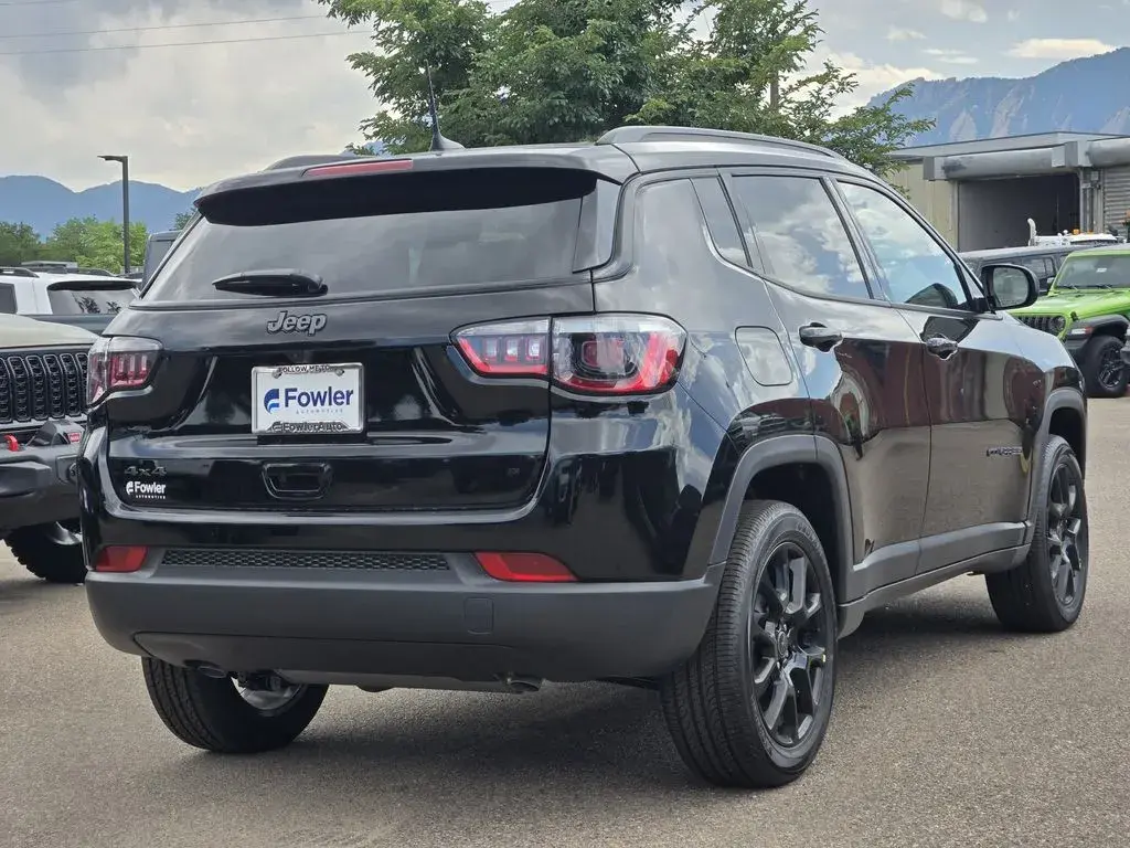 2026 Jeep Compass Altitude 4X4 photo 4