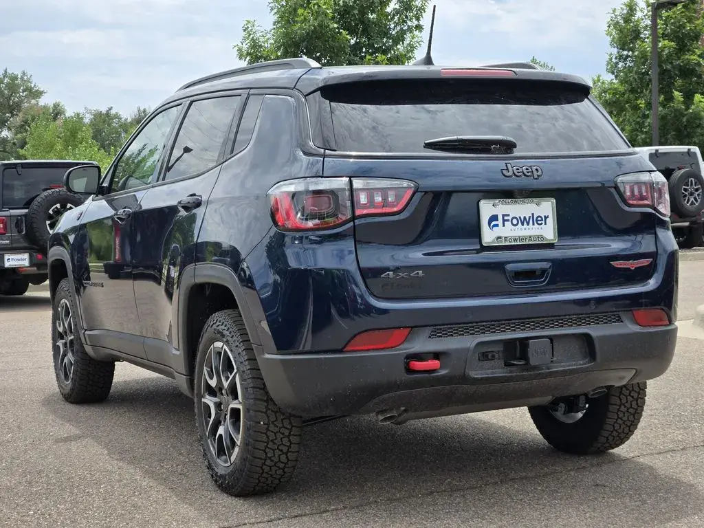 2026 Jeep Compass Trailhawk 4X4 photo 3