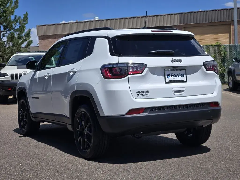 2026 Jeep Compass Altitude 4X4 photo 3