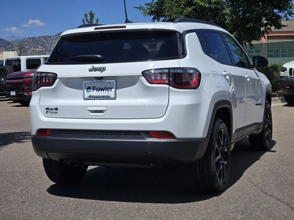 2026 Jeep Compass Altitude 4X4 photo 4