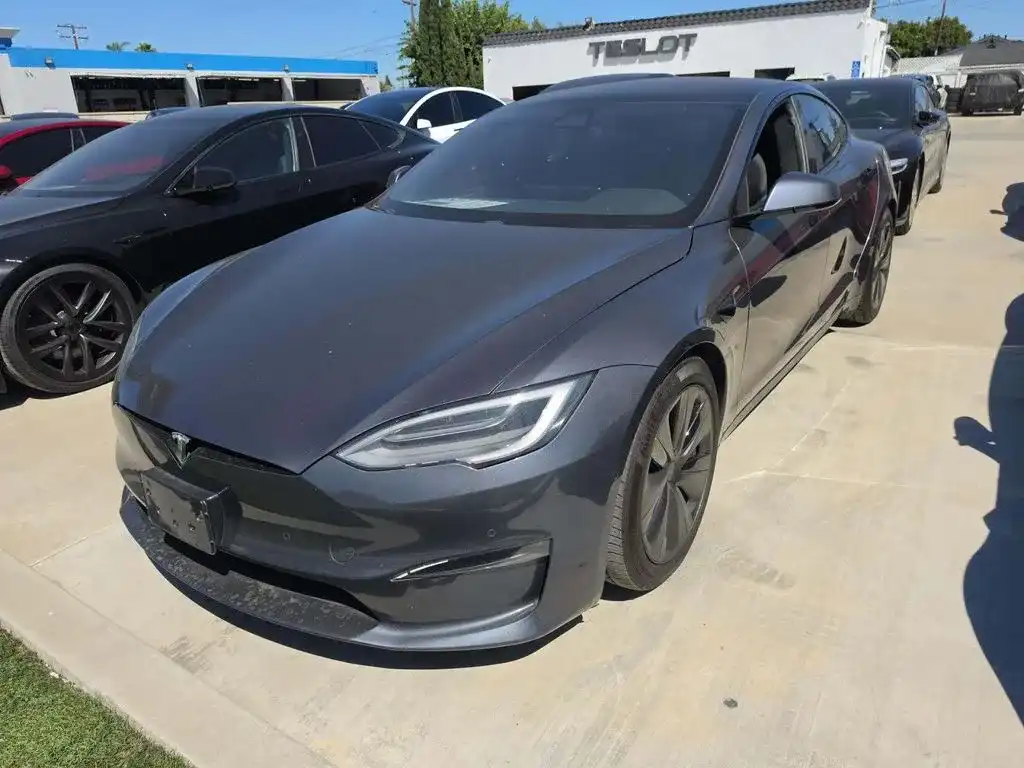 2022 Tesla Model S Base's photo