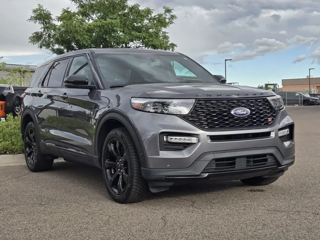 2022 Ford Explorer ST 4WD photo 3