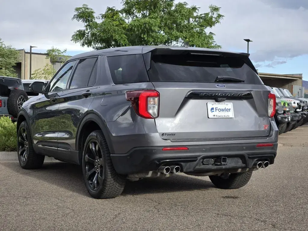 2022 Ford Explorer ST 4WD photo 5
