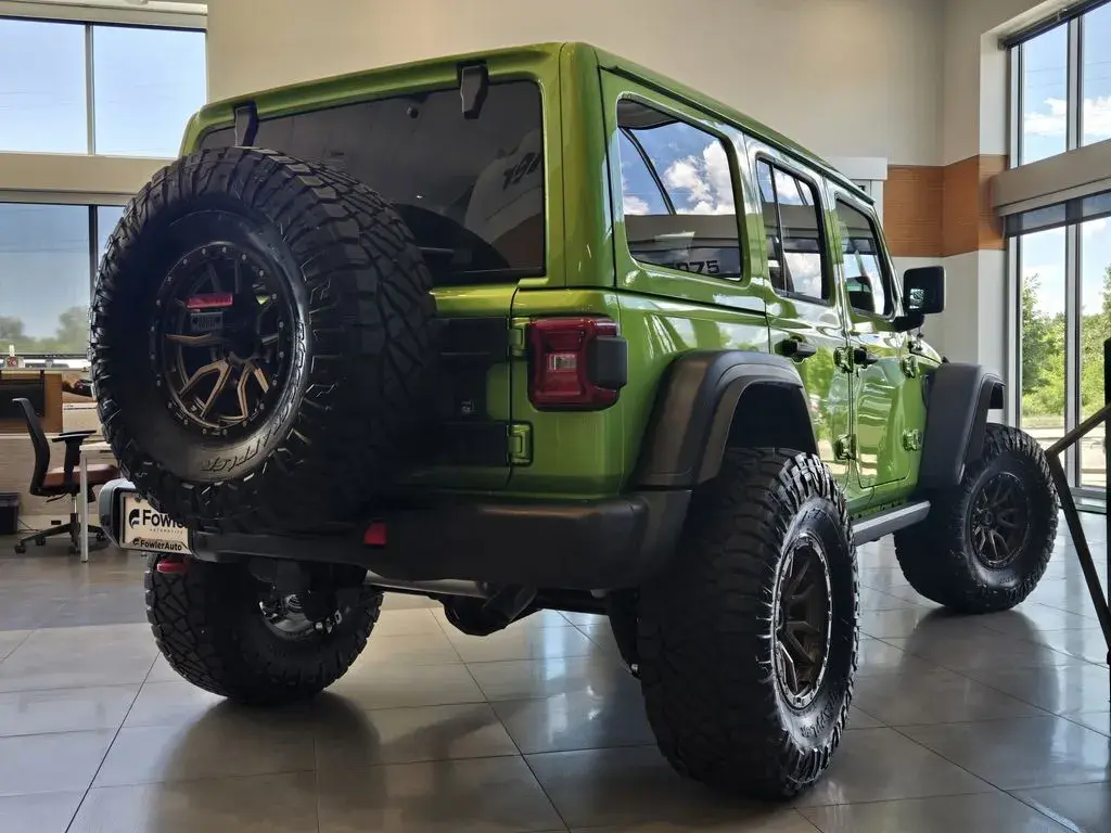 2025 Jeep Wrangler Rubicon photo 4