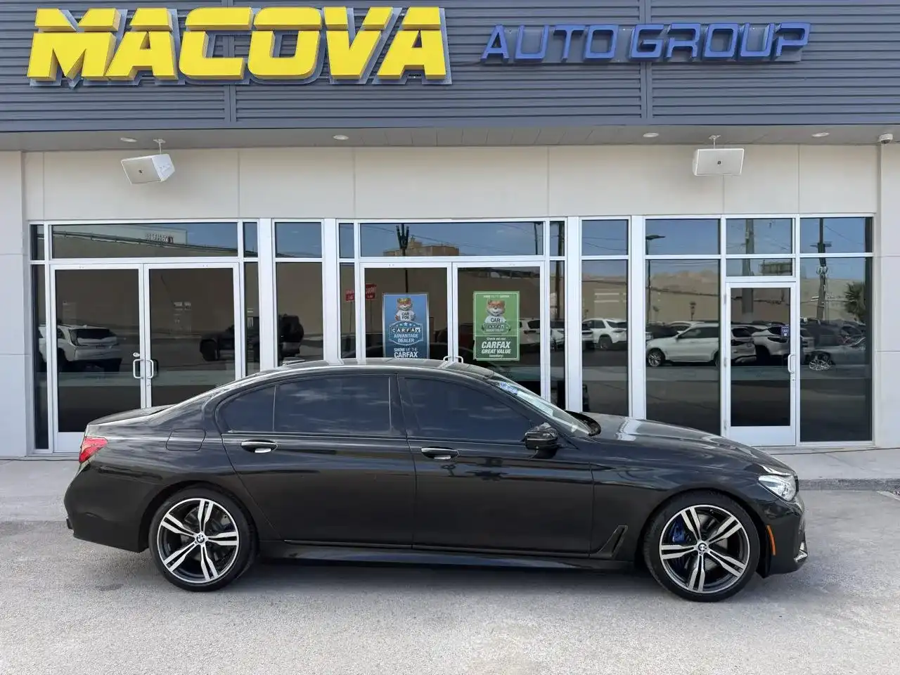 2017 BMW 7 Series 750i's photo