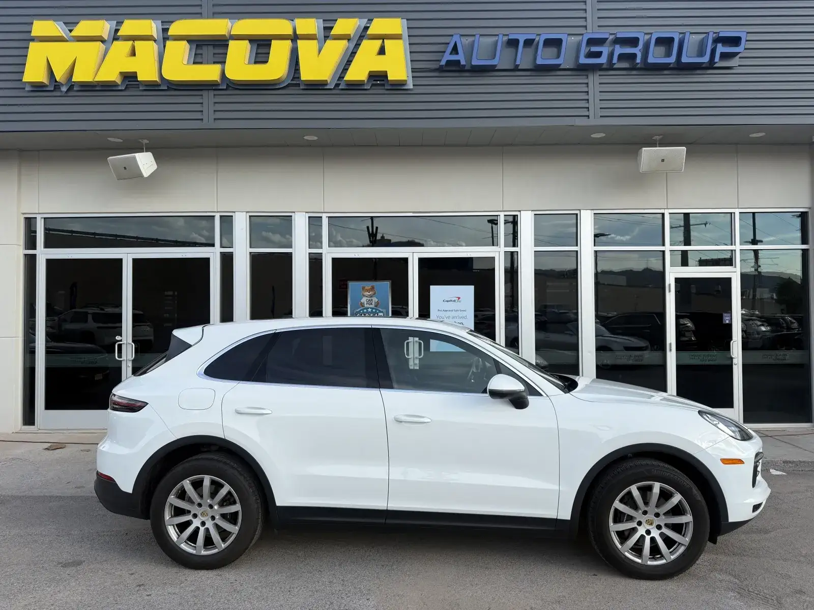 2020 Porsche Cayenne Base photo 1