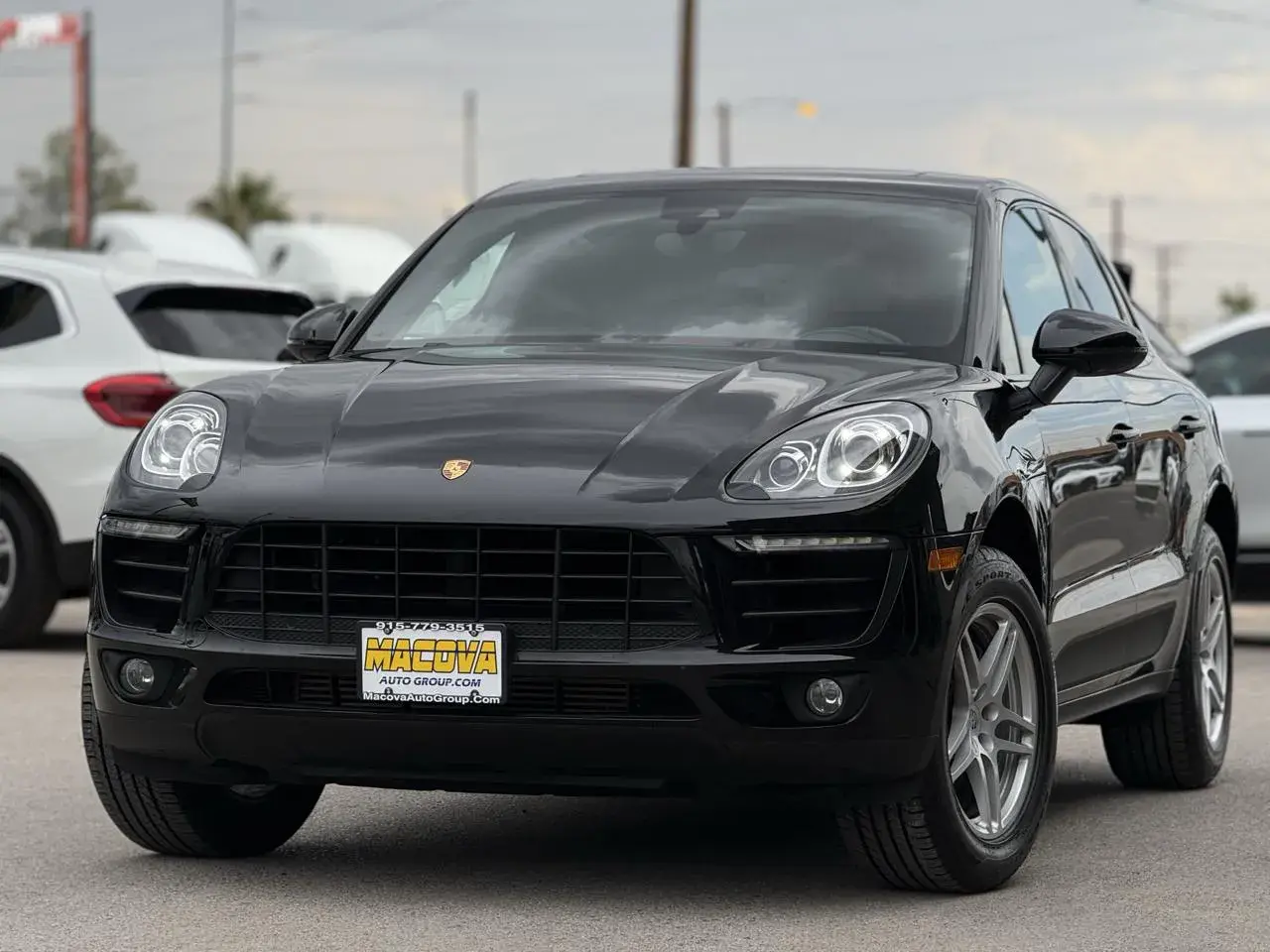 2018 Porsche Macan Base photo 4