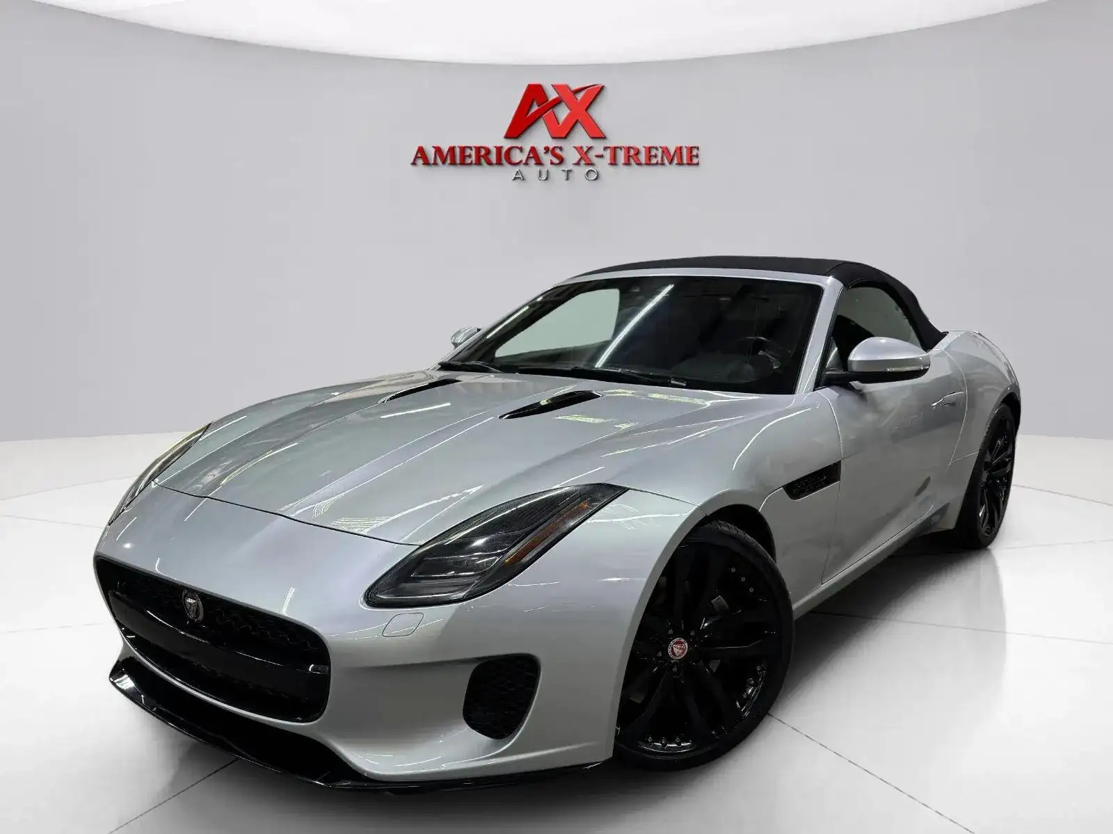 2019 Jaguar F-TYPE 296hp Convertible's photo