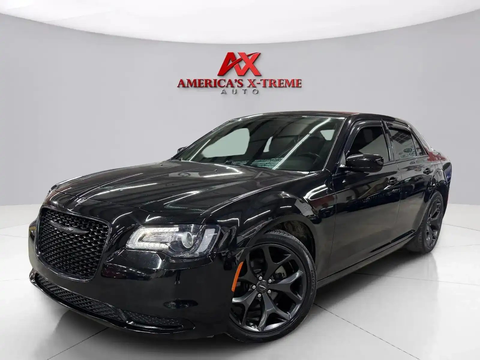 2022 Chrysler 300 Touring's photo