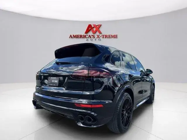 2017 Porsche Cayenne GTS photo 5