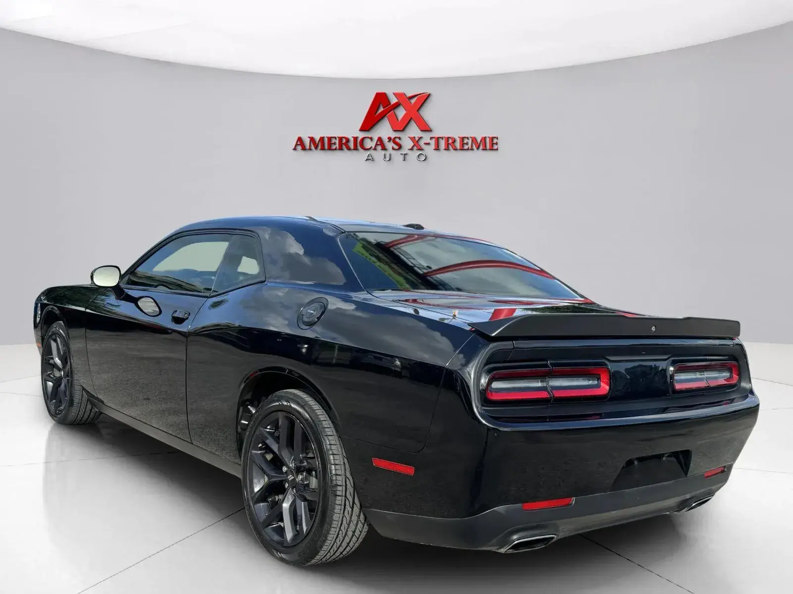 2021 Dodge Challenger SXT Auto photo 4
