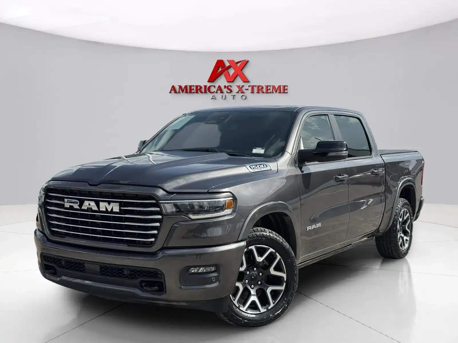 2025 RAM 1500 Laramie 4x4 Crew Cab 5'7's photo
