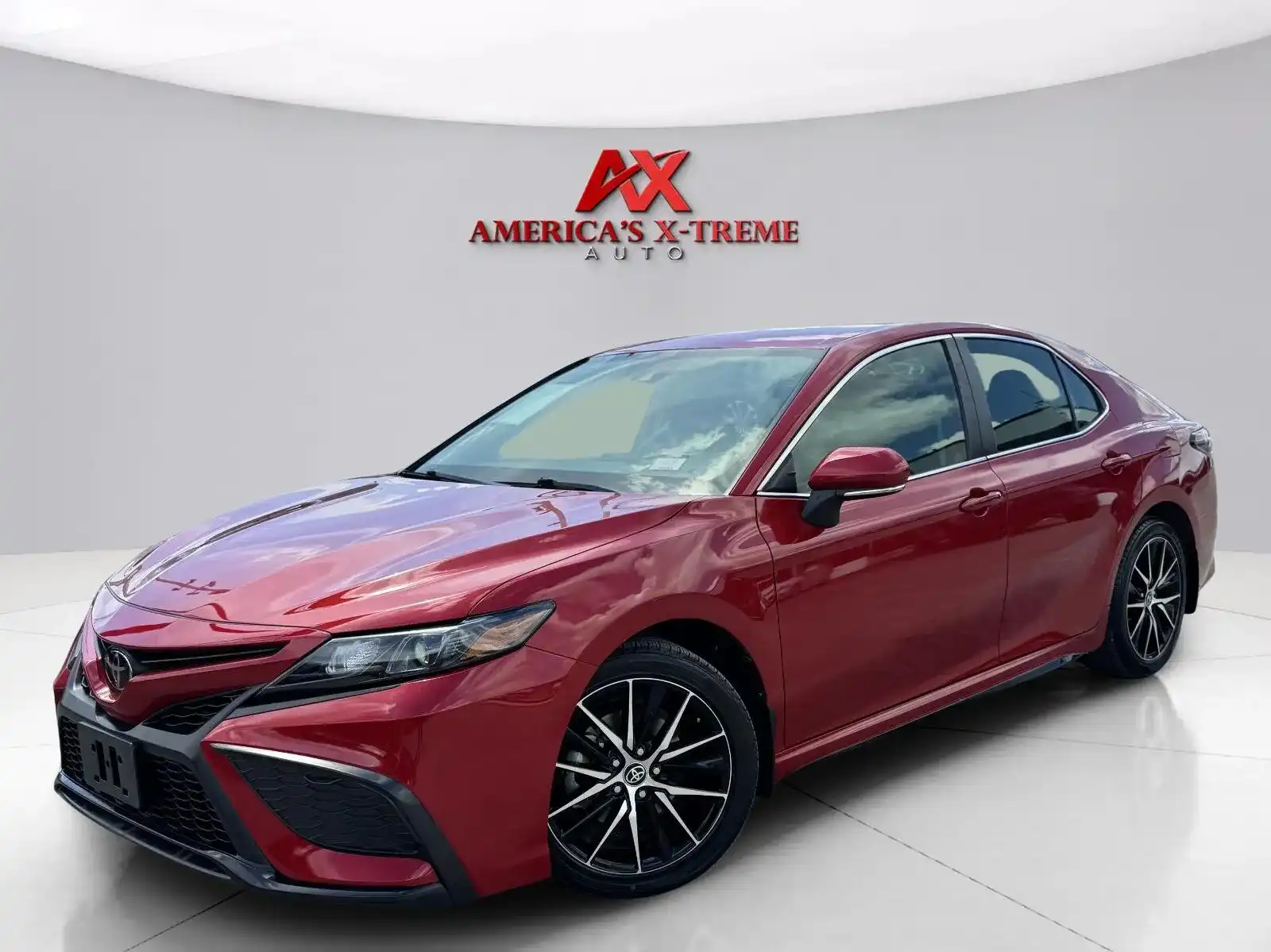 2023 Toyota Camry SE's photo