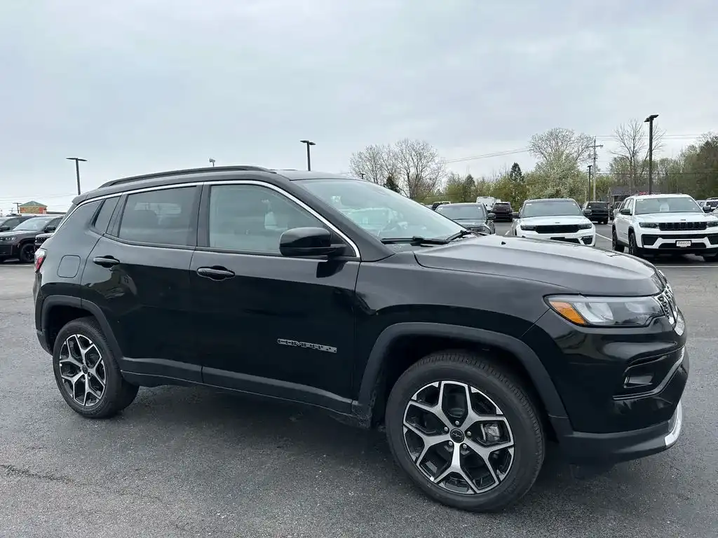 2026 Jeep Compass Limited 4X4's photo